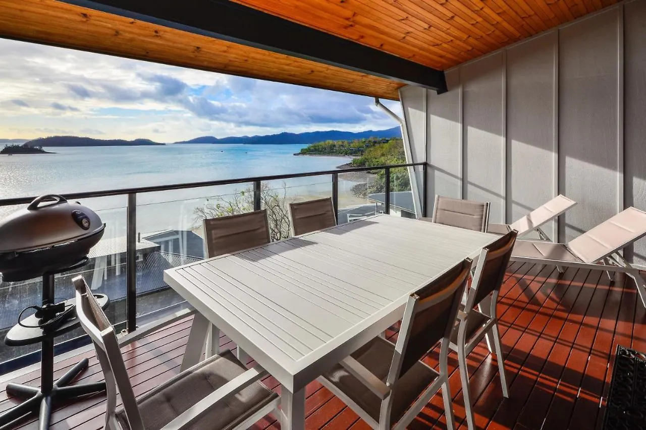 Shorelines 31 Renovated Upmarket Two Bedroom Apartment With Ocean Views And Buggy Hamilton Island