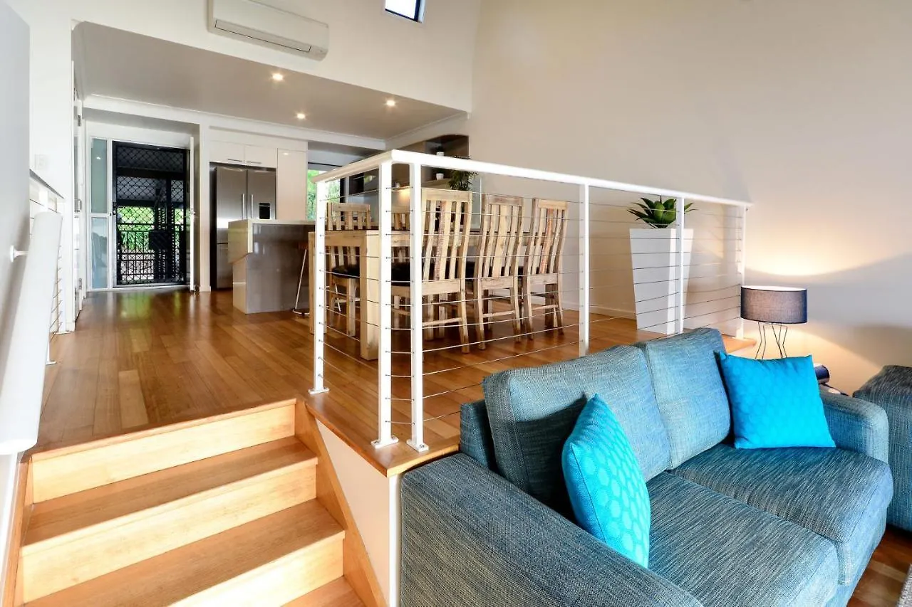 Shorelines 31 Renovated Upmarket Two Bedroom Apartment With Ocean Views And Buggy Hamilton Island