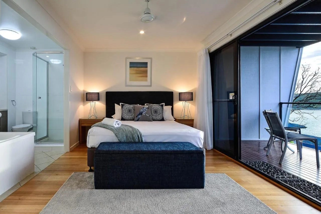 Shorelines 31 Renovated Upmarket Two Bedroom Apartment With Ocean Views And Buggy Hamilton Island