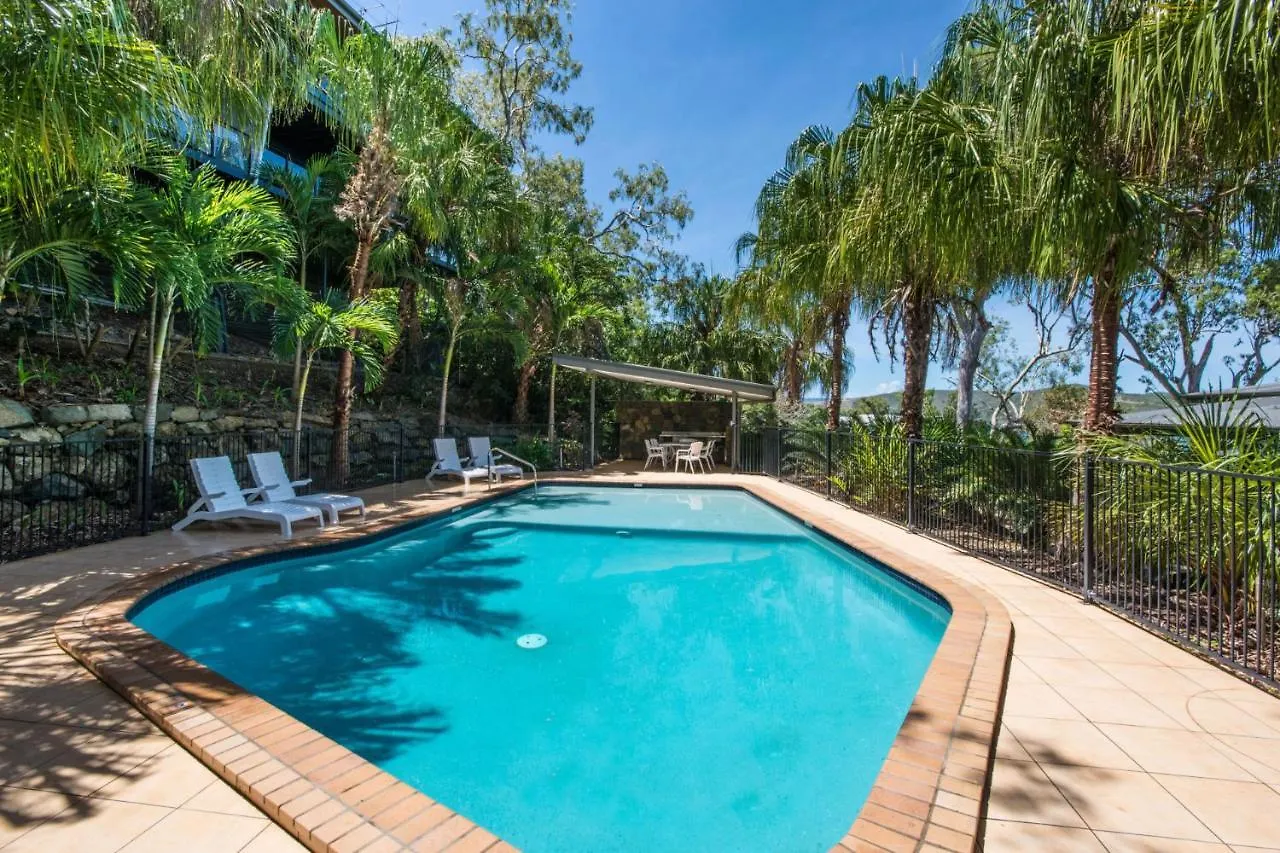 Shorelines 31 Renovated Upmarket Two Bedroom Apartment With Ocean Views And Buggy Hamilton Island